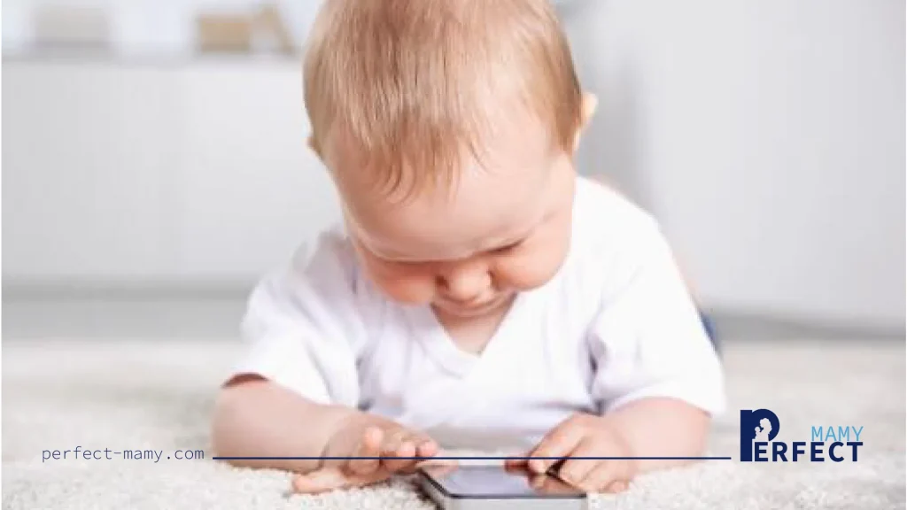 الموبايل للطفل اقل من سنة